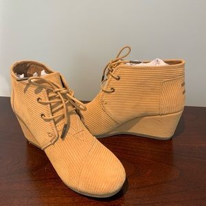 Toms Tan Suede Lace-Up Corduroy Wedge Bootie 7.5